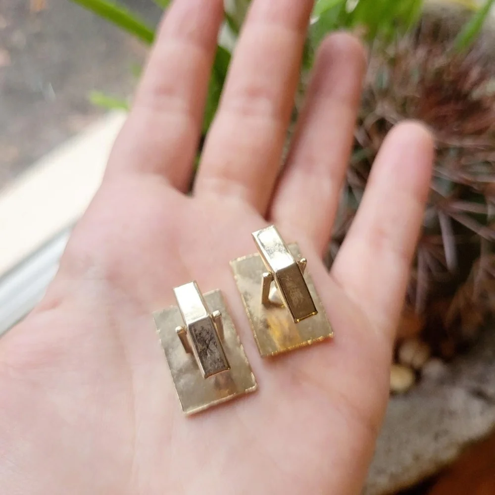 Vintage Pair of Classic Gold Cuff Links